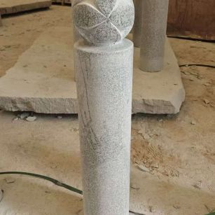 宜春 芝麻白花岗岩石材挡车石柱、停车柱、圆柱挡车柱、方柱挡车柱等