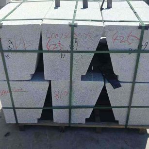 宜春 芝麻白异形坐凳，石凳