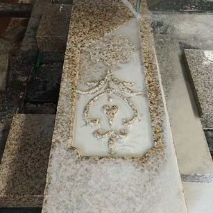 宜春 黄金麻花岗岩异形加工雕刻栏杆大柱