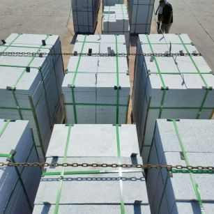 宜春 芝麻白花岗岩5公分地铺石 花岗岩厂家工厂装车日常