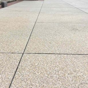 宜春 黄金麻花岗岩石板材荔枝面地面铺装效果