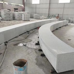 宜春芝麻白花岗岩石板材 园林光面弧形坐凳