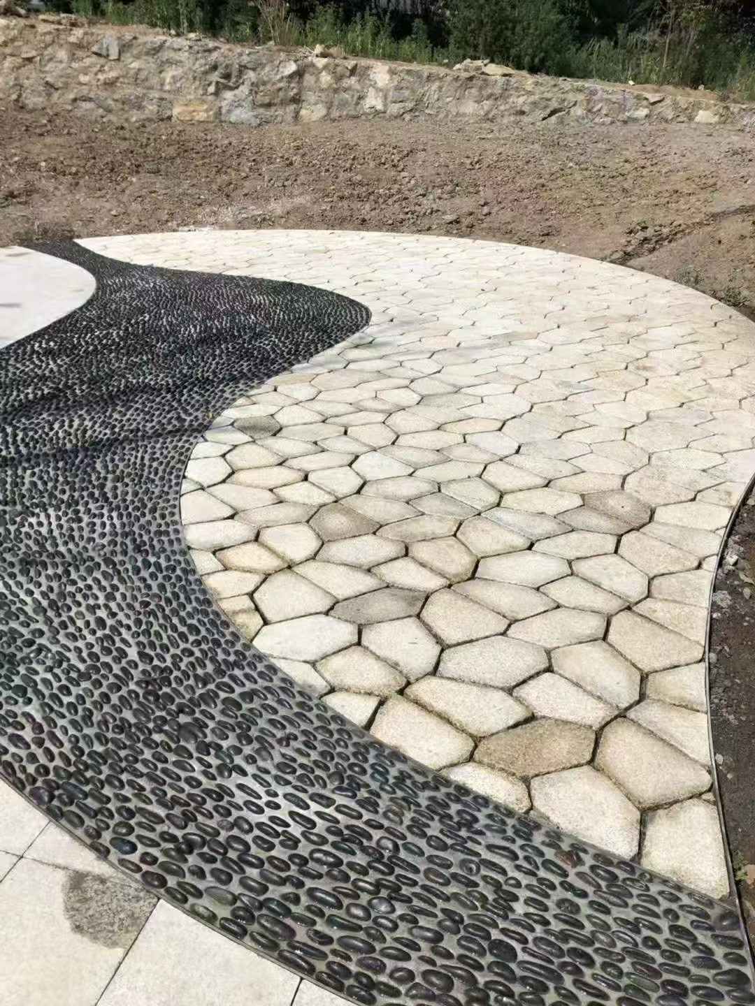 宜春 黄金麻冰裂纹地铺石工地铺装案例