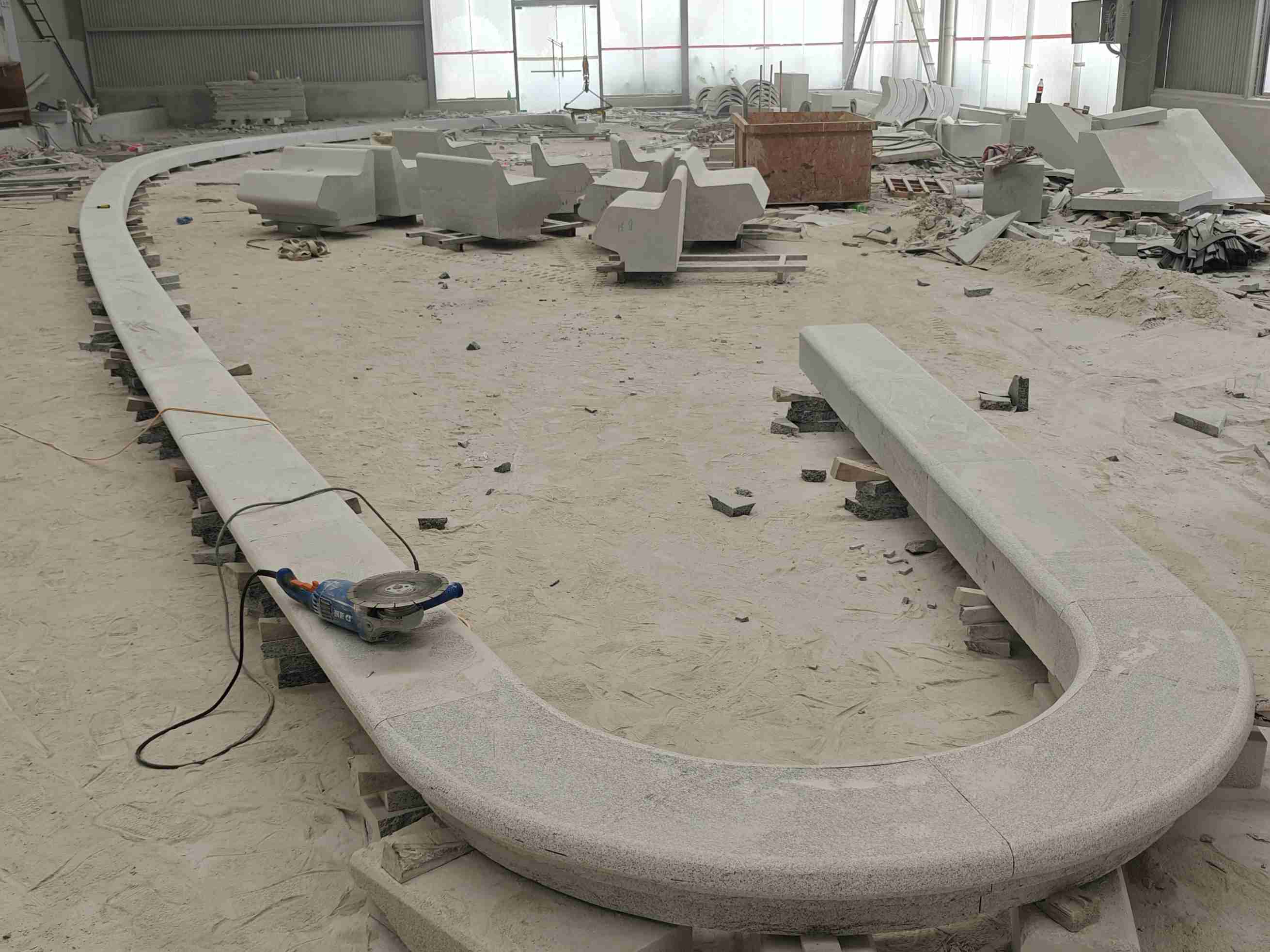 宜春 芝麻白花岗岩弧形花坛石，坐凳石