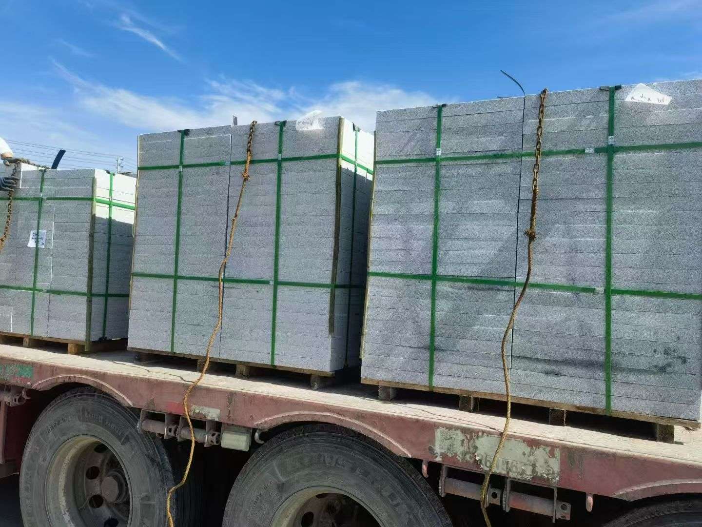 宜春 芝麻白花岗岩地铺石装车日常