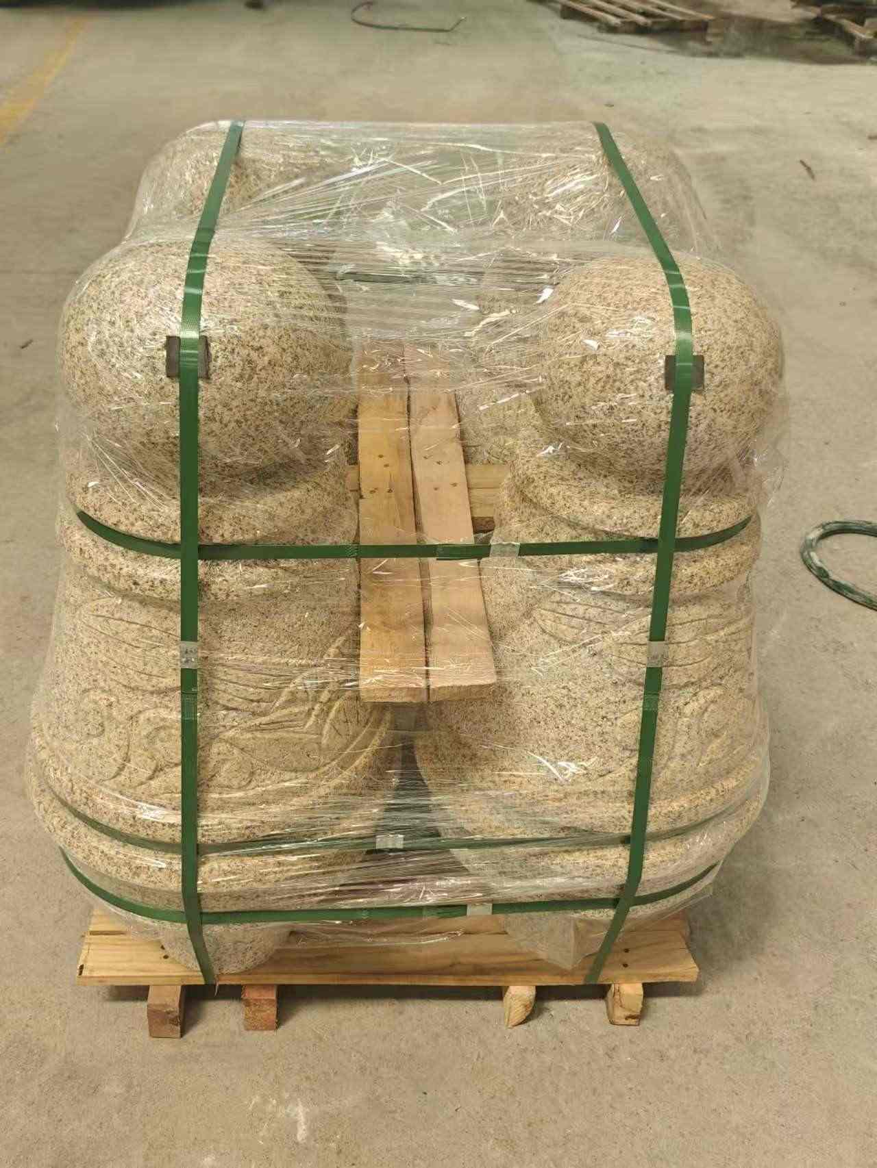 宜春 黄金麻异形定制雕花——棒棒糖挡车柱