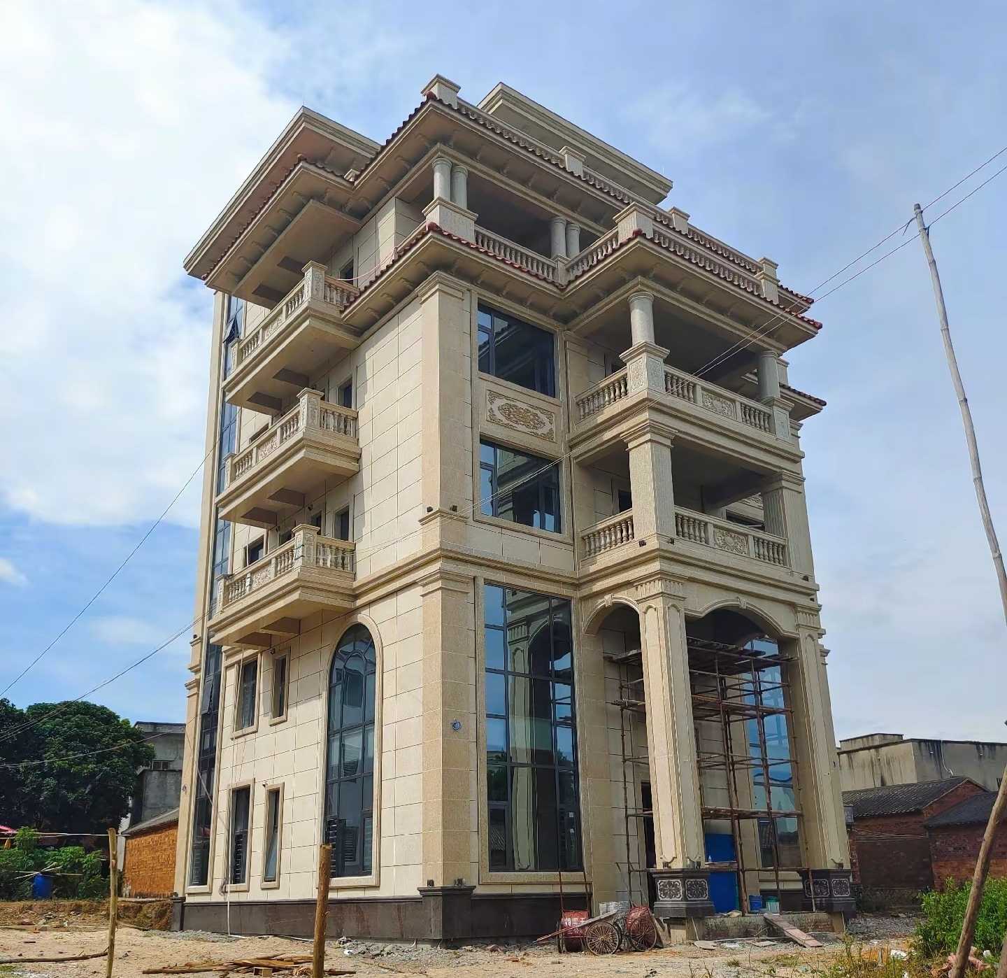 宜春 黄金麻花岗岩石材别墅外墙干挂搭配（雕花栏杆花瓶柱门楼罗马柱）