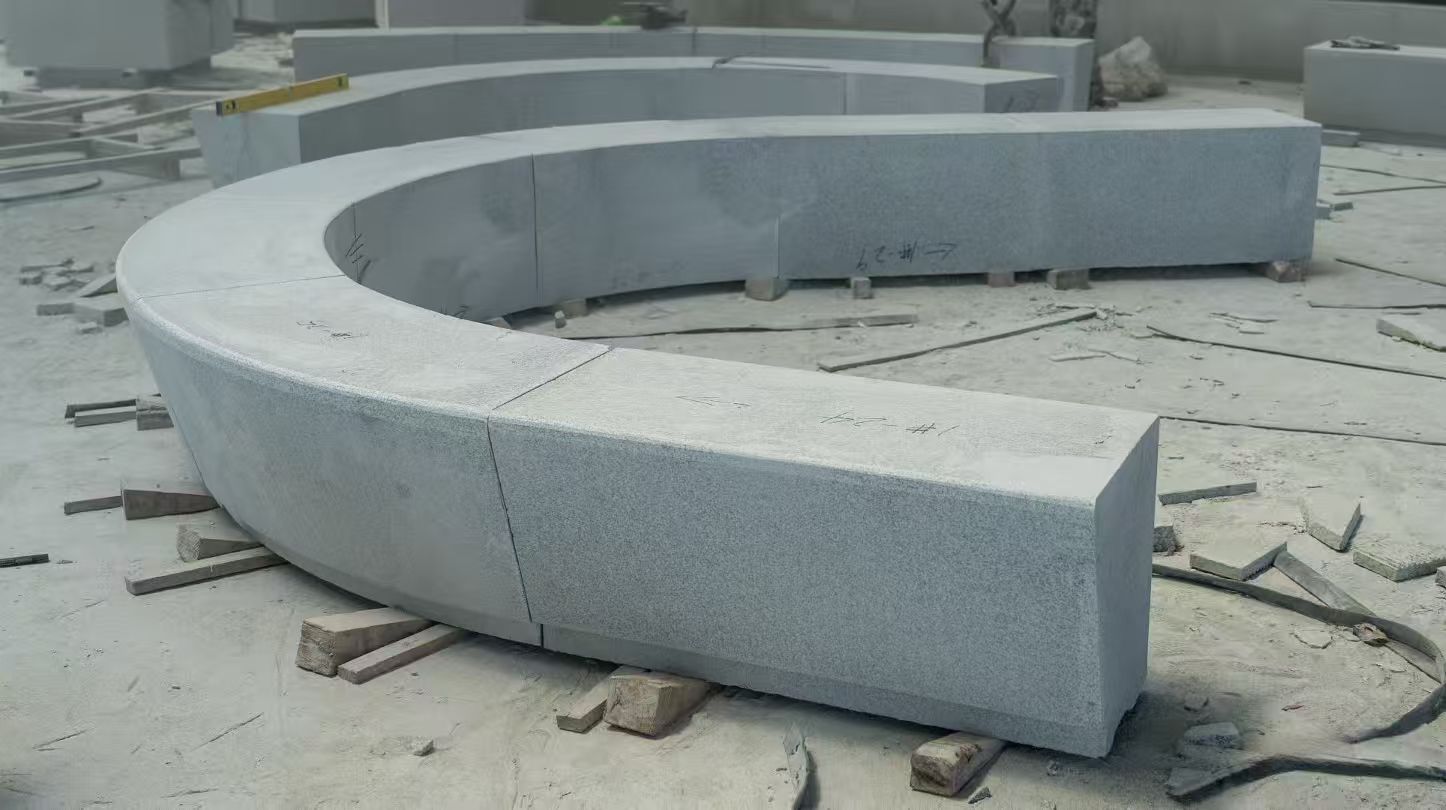 宜春 芝麻白花岗岩光面弧形坐凳