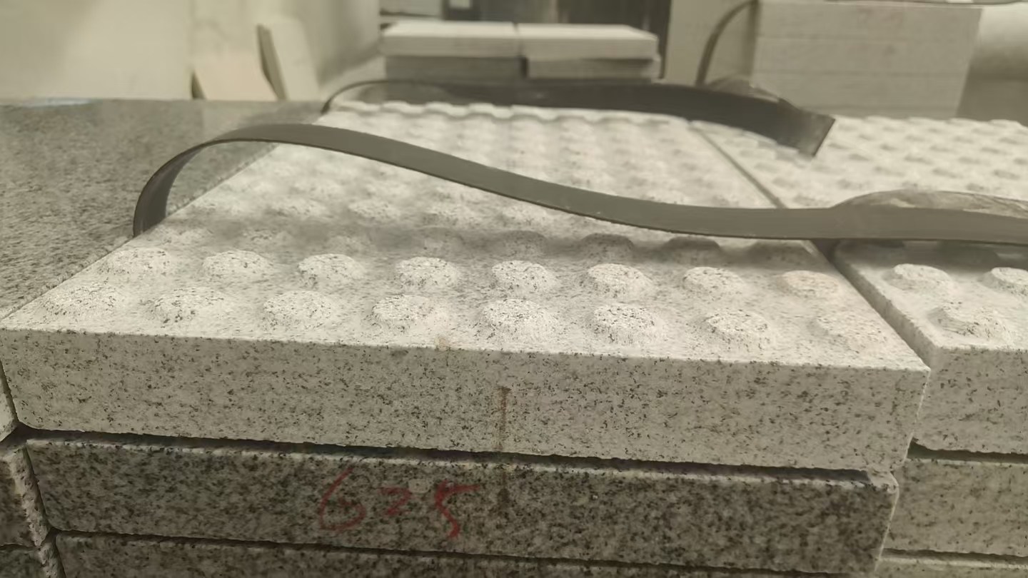 宜春 芝麻白花岗岩6.0公分荔枝面五轴加工雕刻盲点