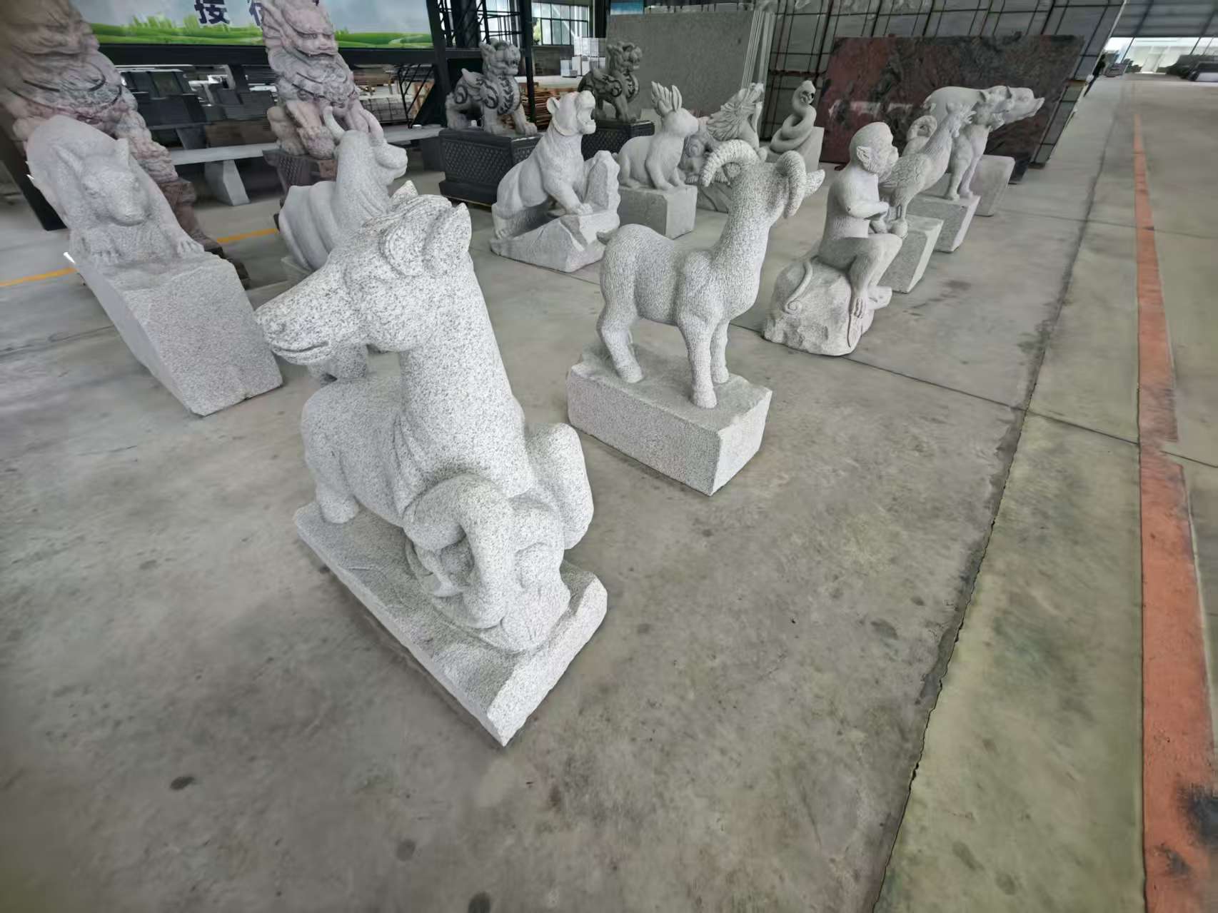 宜春 芝麻白花岗岩造型立体雕刻——十二生肖