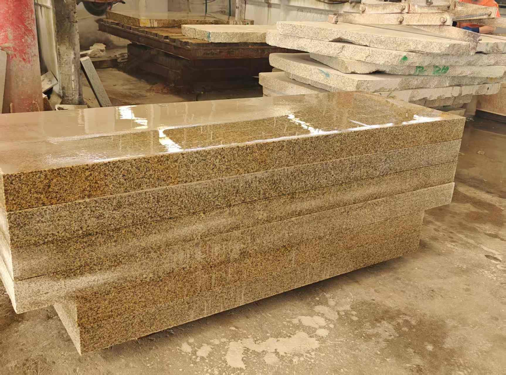 宜春 黄金麻栏杆料半成品加工中